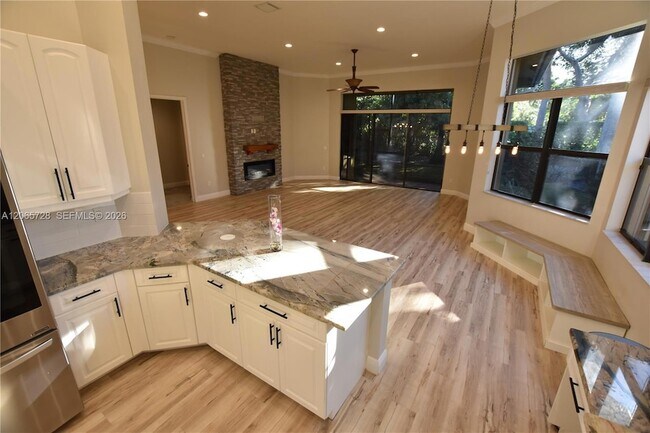 Building Photo - 10086 Noceto Way