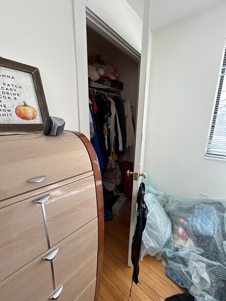 Building Photo - 22 Broadlawn Park