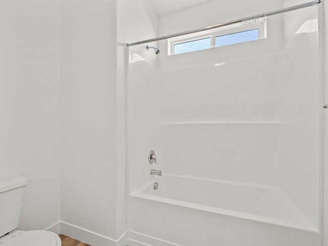 Building Photo - Beautiful home for rent in Saratoga Springs!