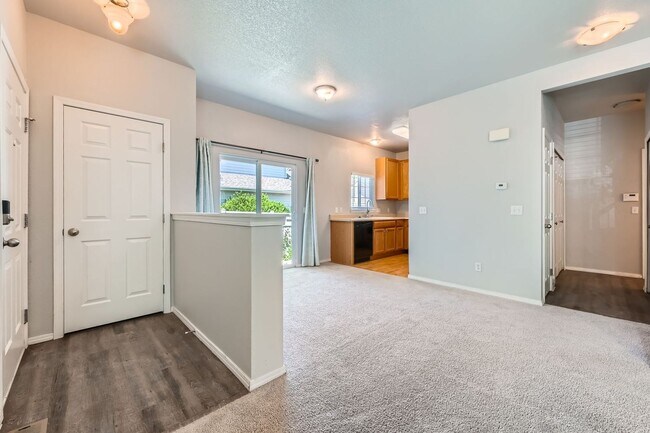 Building Photo - 4 bed /2.5bath Charming Home in Aurora