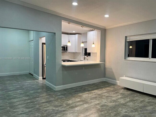 Building Photo - 3681 NE 170th St