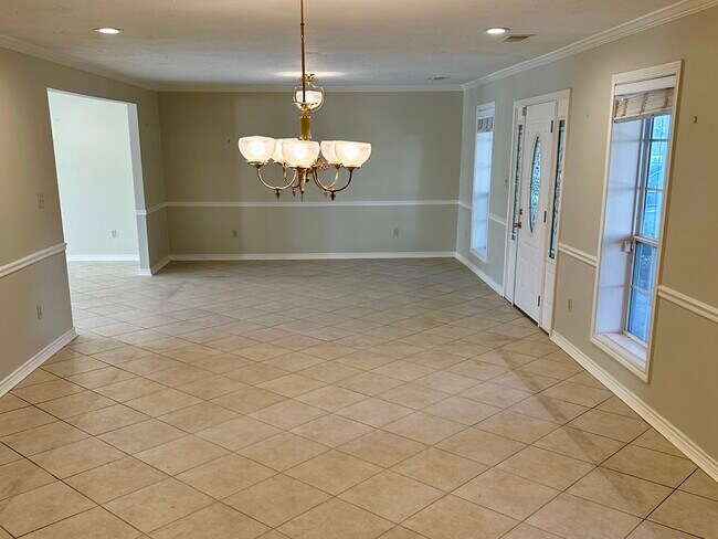 Building Photo - 5659 Lymbar Dr