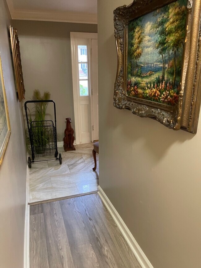 Building Photo - 124 Highridge Dr