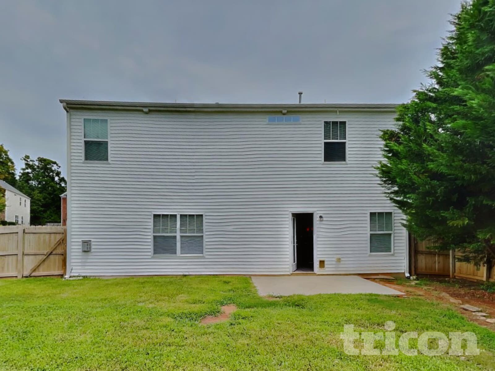 Building Photo - 904 Redland Dr