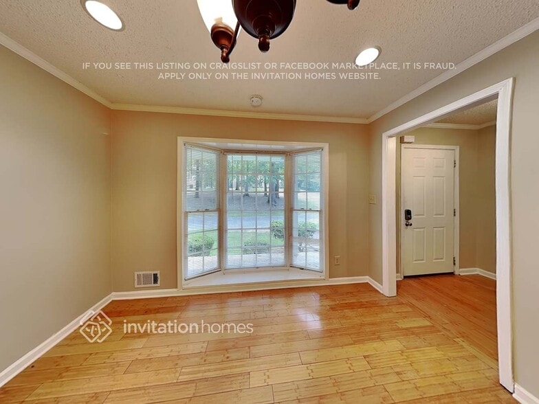 Building Photo - 6297 Queens Ct