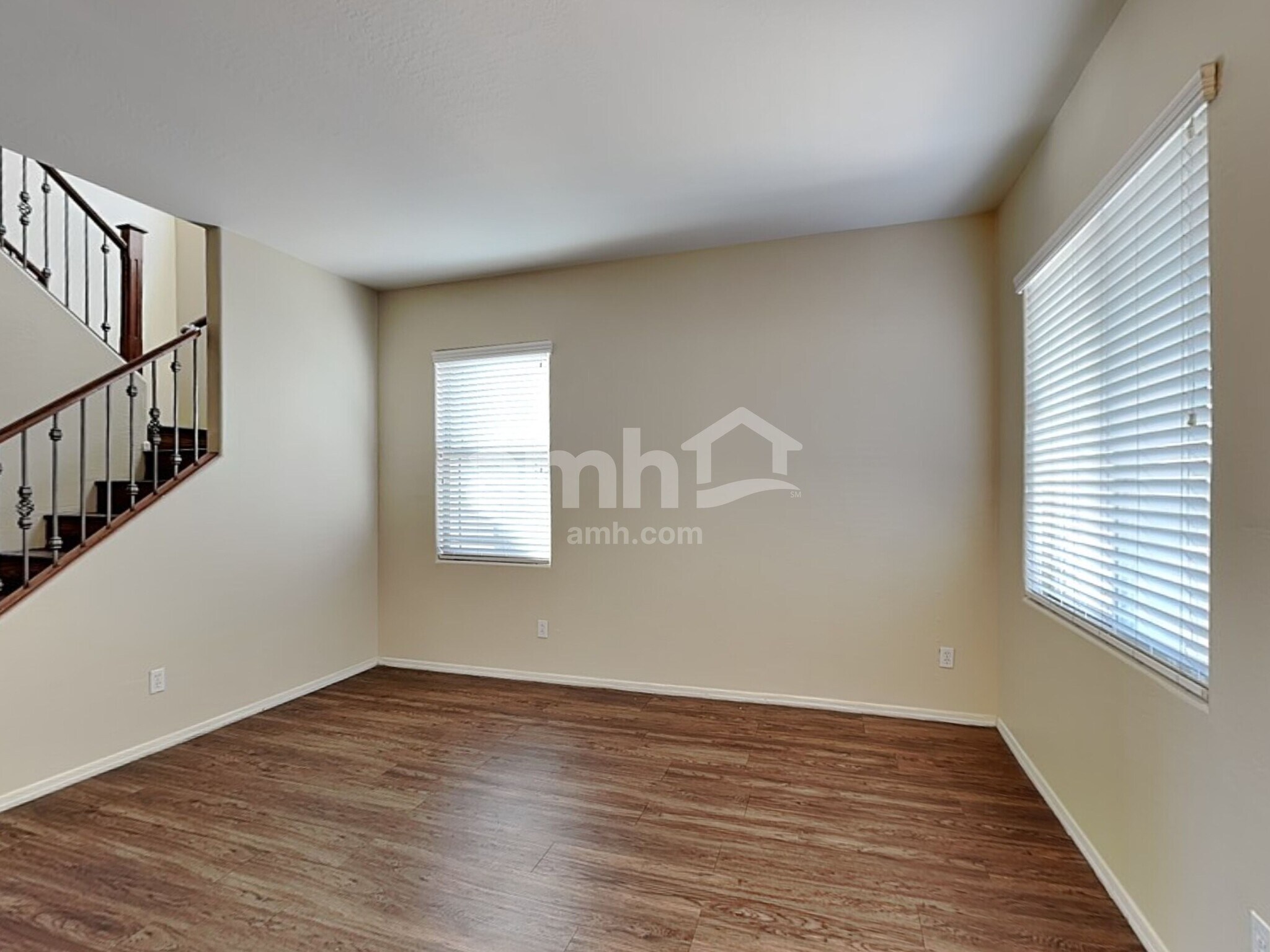 Building Photo - 2063 S Starling Dr