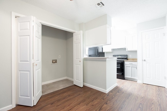 Building Photo - Callaghan Heights Apartments