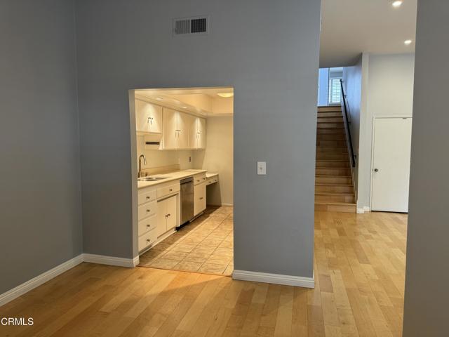 Building Photo - 250 Cordova St