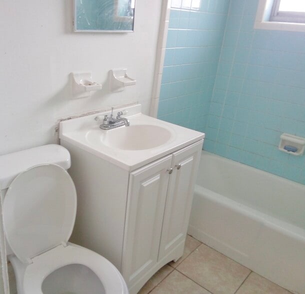 Building Photo - 384 Avenue N