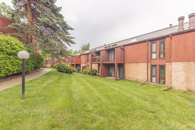 Building Photo - 2407 Packard St