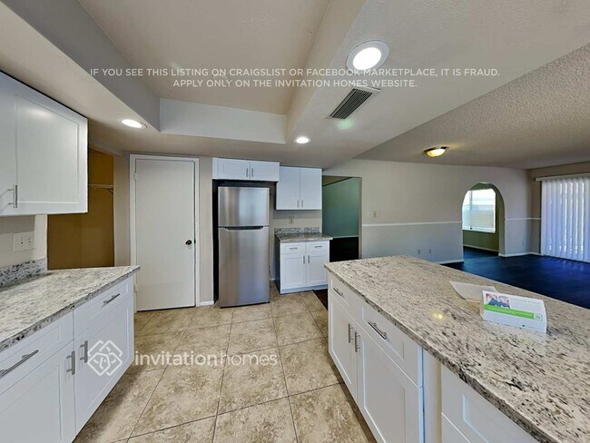 Building Photo - 9838 N 48th Dr