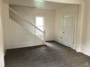 Building Photo - 3 BED 1 BATH SINGLE FAMILY IN THE SOUTH BR...