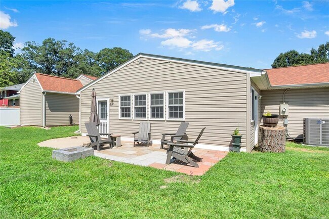 Building Photo - 104 Charles Dillard Ln
