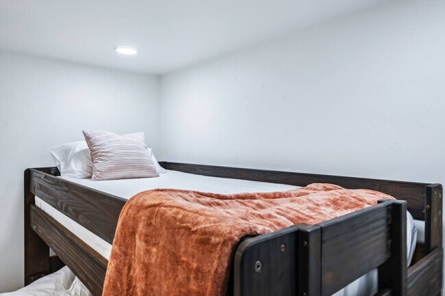 Building Photo - 131 Mescal Loop