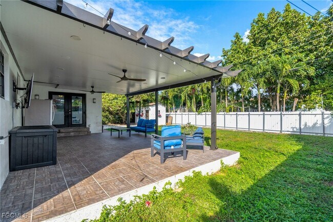 Building Photo - 1815 SW 85th Ct