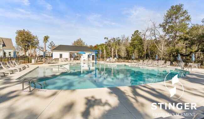 Building Photo - 1174 Danner Dr