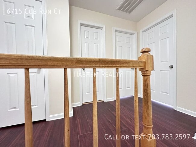 Building Photo - 6715 Cub Run Ct