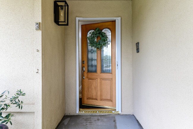 Building Photo - 901 Carlson Dr