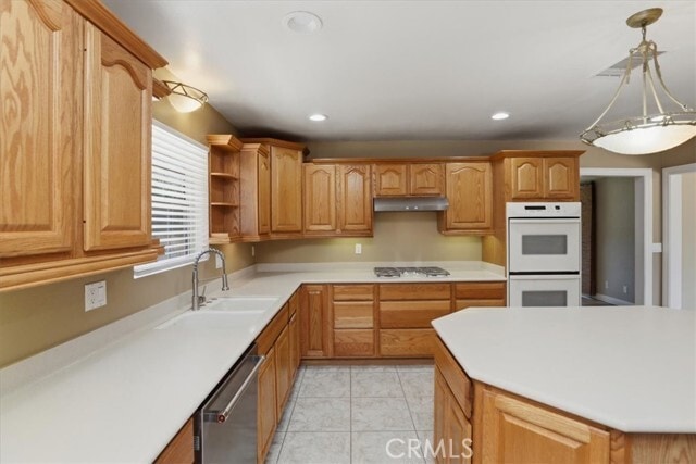 Building Photo - 16540 Wagon Wheel Dr