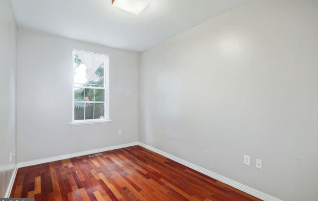 Building Photo - 1782 Frankford Ave