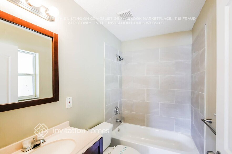 Building Photo - 1672 W Breezy Ln