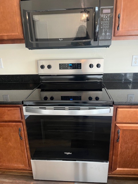 Updated Stove - 3224 Lincoya Creek Dr