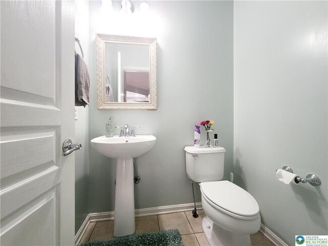 Building Photo - 8668 Mayfair Ct