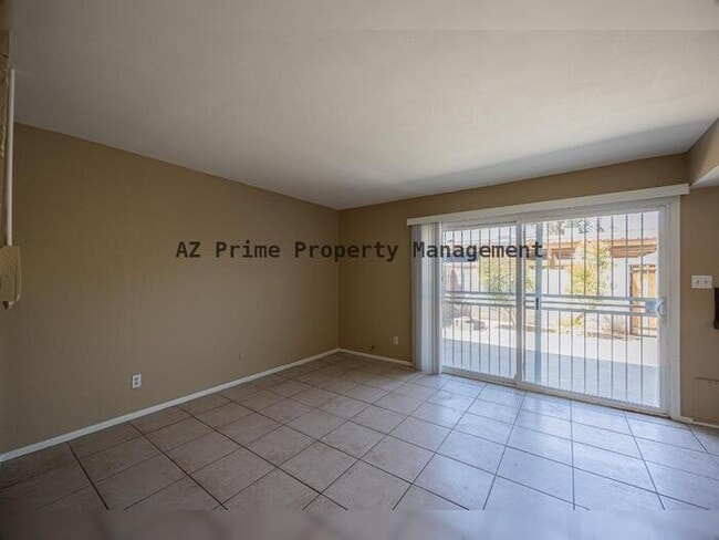 Building Photo - 8059 N 31st Ln