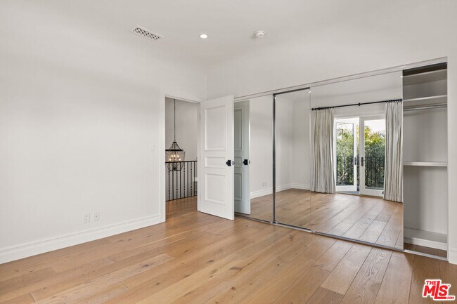 Building Photo - 100 N La Jolla Ave
