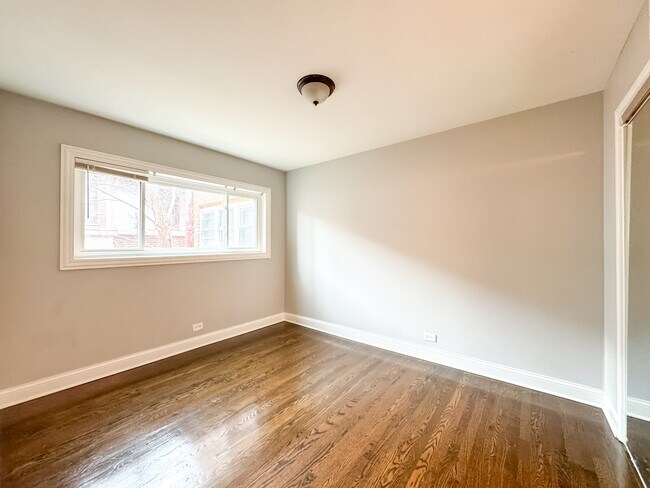 Building Photo - 6947 S Jeffery Blvd