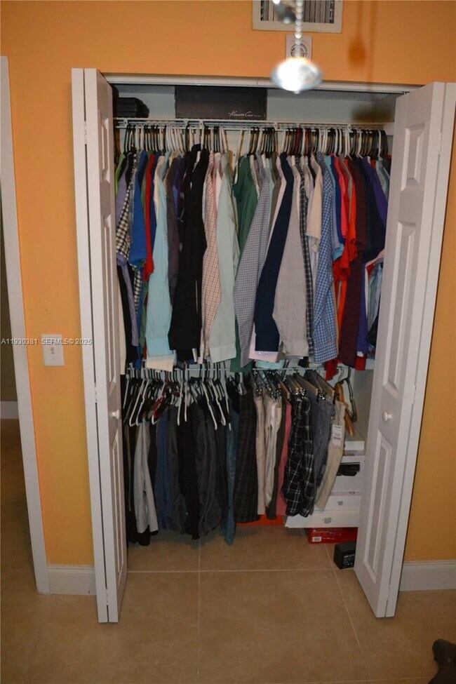 Building Photo - 9727 Hammocks Blvd