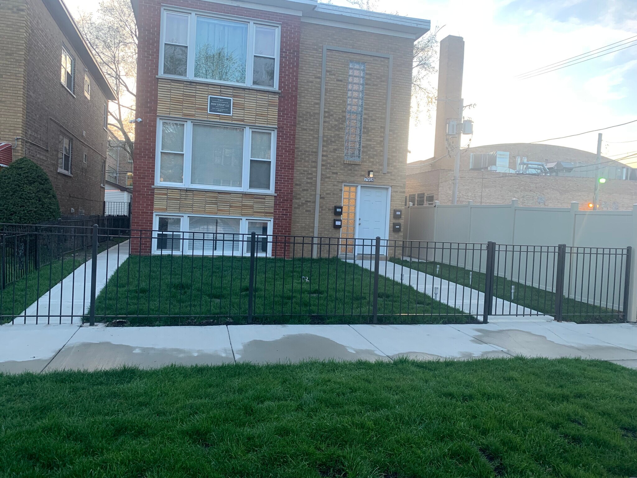 Welcome Home!!! - 7918 S Wood St