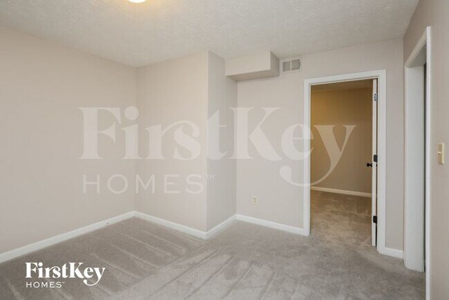Building Photo - 4569 Iroquois Trail NW