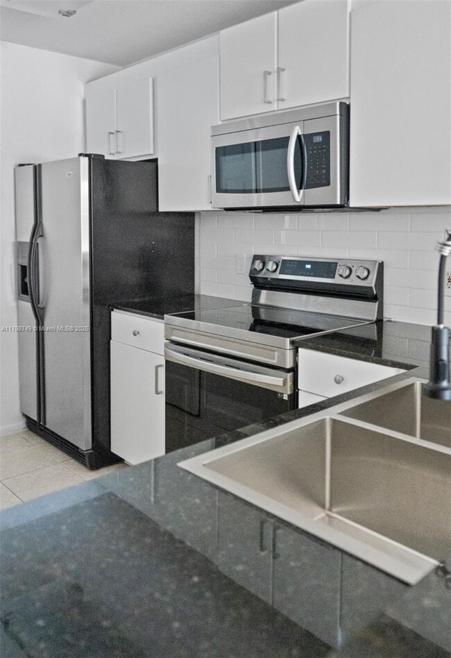 Building Photo - 1725 Palm Cove Blvd