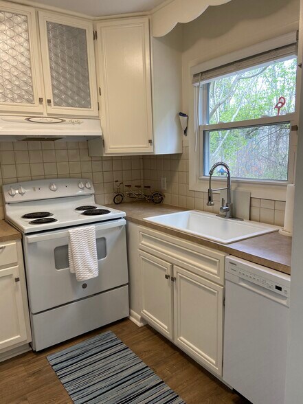 Building Photo - 504 Briar Creek Mnr