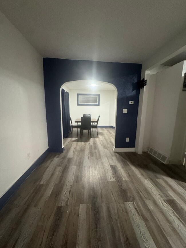 Building Photo - 455 Irwin Ave