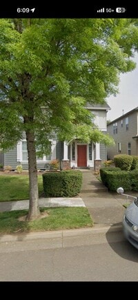 Building Photo - 819 SE Bayshore Cir