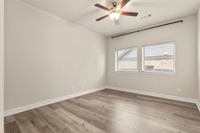 Building Photo - 1725 Rolling Heights Ln