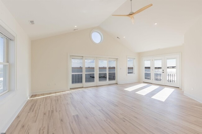 Building Photo - 139 Gibbs Ave