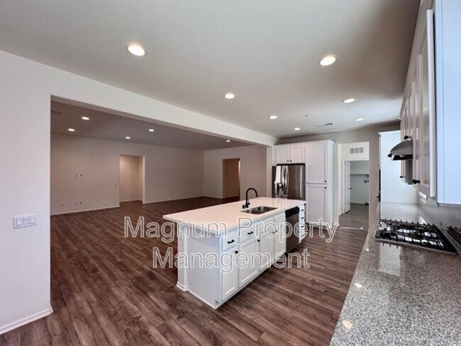 Building Photo - 24331 Ponderosa Ln