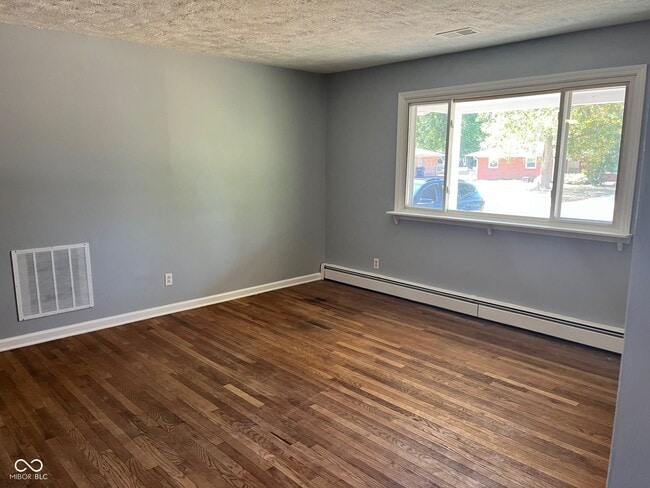 Building Photo - 629 East Fairview Drive