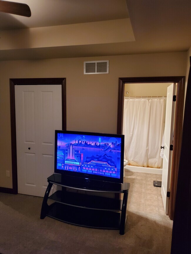 Building Photo - 1423 Marilyn Dr