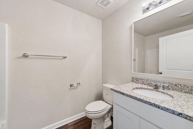 Building Photo - 511 Whispering Creek Ave