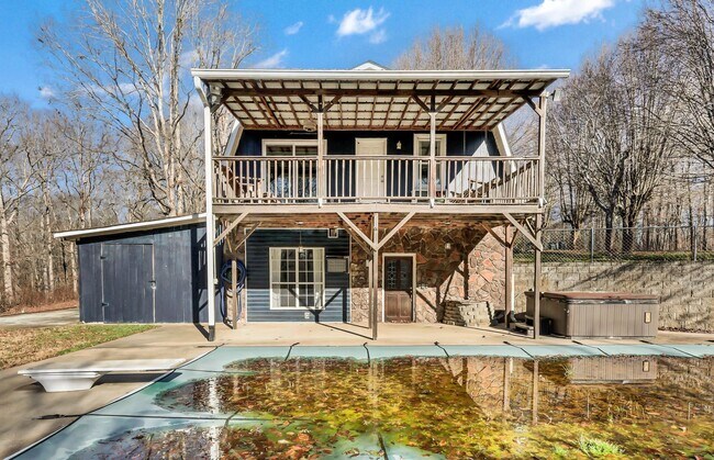 Building Photo - 398 Frontier Ln