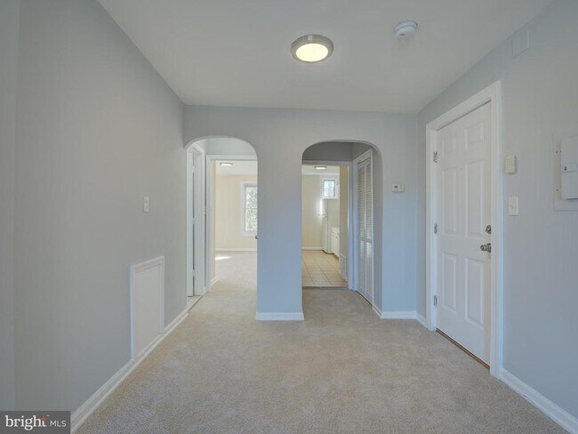 Building Photo - 351 Parkland Pl SE