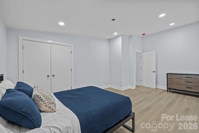 Building Photo - 8609 Cedarbrook Dr