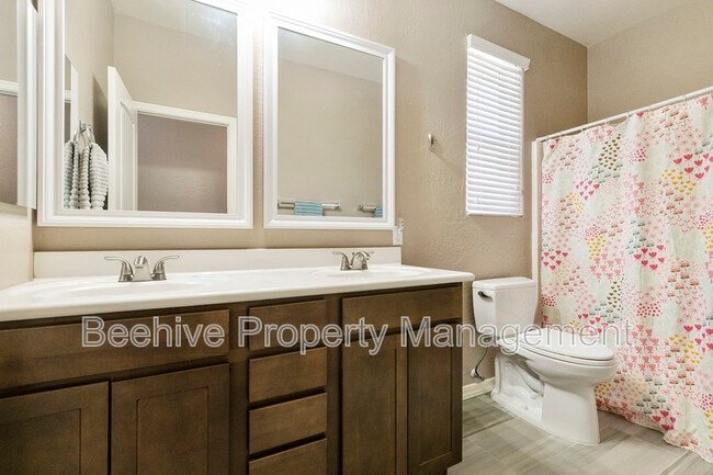 Building Photo - 3829 E Kesler Ln
