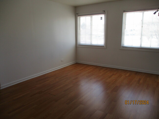 Building Photo - 8721 S Keeler Ave