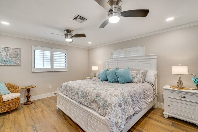 Building Photo - 11599 Island Ave