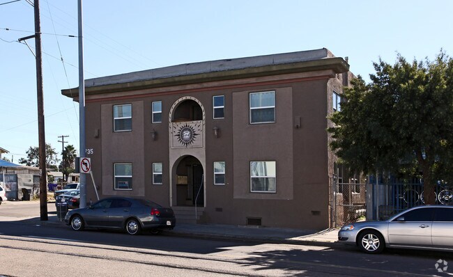 Building Photo - Casa del Sol